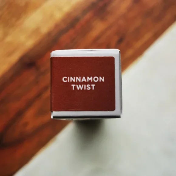 Makeup Bundle - Picture 4 of 11